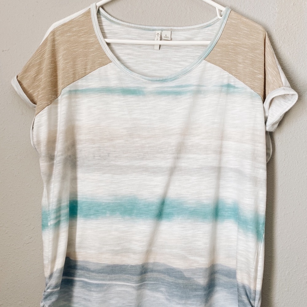 Women’s Cato brand casual top. Scoop neck. Beige/Teal. Size large.